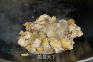 特色蒜香焖鸡块的做法步骤：4