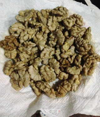 琥珀核桃的做法步骤：2