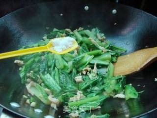 鸡丝炒油麦菜的做法步骤：8