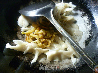 榨菜平菇蛋花汤的做法步骤：5