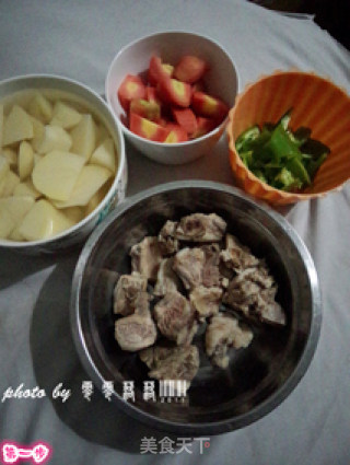 土豆萝卜炖排骨——清爽版的做法步骤：1