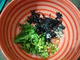 鲜香味美-------【芫荽鲜肉馄饨】的做法步骤：11