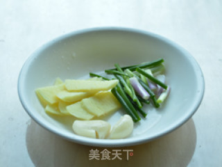 黑胡椒排骨的做法步骤：2