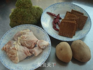 干锅鸡块的做法步骤：1