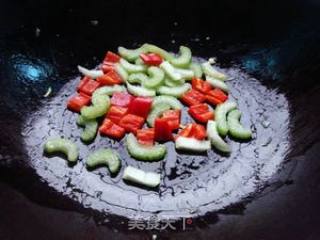芹菜炒鸡蛋的做法步骤：4