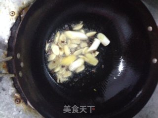 干锅肥肠的做法步骤：4