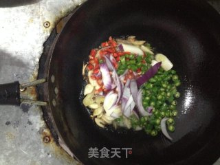 干锅肥肠的做法步骤：5
