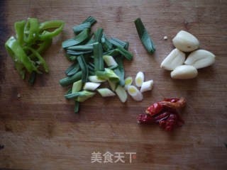 椒盐排骨的做法步骤：1
