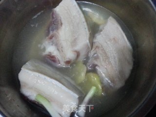 家常版梅菜扣肉的做法步骤：2