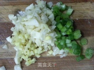 家常版梅菜扣肉的做法步骤：3