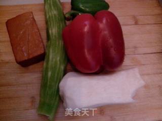 《宫保鸡丁变形计》——清清爽爽下饭菜的做法步骤：1