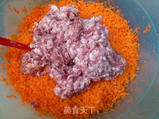 胡萝卜饺子的做法步骤：1
