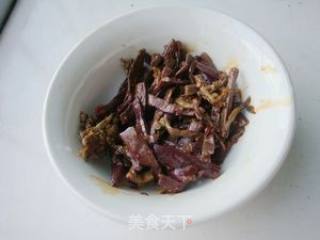 香辣蕨菜炒土豆丝的做法步骤：3