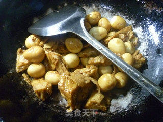 鹌鹑蛋香菇烤麸的做法步骤：7