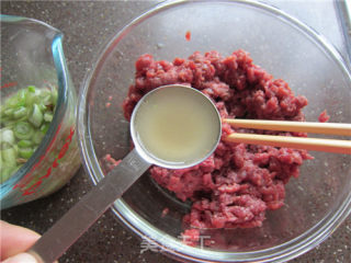 酸甜杏鲍菇肉盒的做法步骤：2