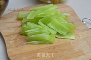 板栗鸡球煲的做法步骤：5