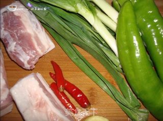 回锅肉的做法步骤：1