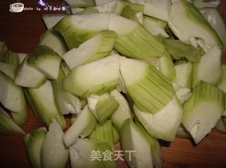 剁椒丝瓜的做法步骤：2