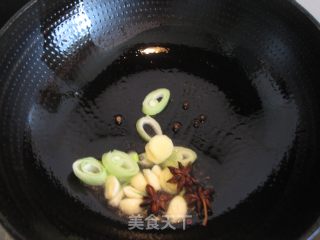 香菇烧鸡翅的做法步骤：4