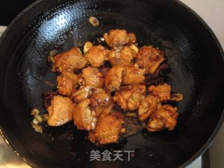 香菇烧鸡翅的做法步骤：6