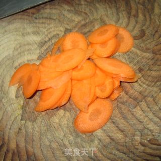 红萝卜炒扁豆的做法步骤：2