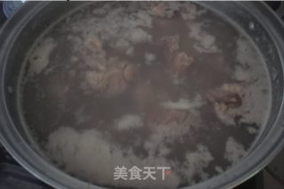 冬日暖胃药材汤：淮山煲羊肉的做法步骤：4