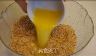 不用烤箱的芝士蛋糕-献给闺蜜和她十年的浪漫爱情的做法步骤：3