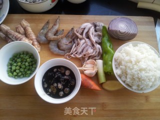 家常墨汁炒饭的做法步骤：1