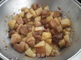 红烧肉炖土豆的做法步骤：9