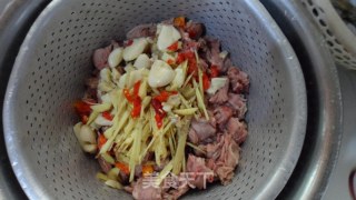 爆炒兔肉的做法步骤：4