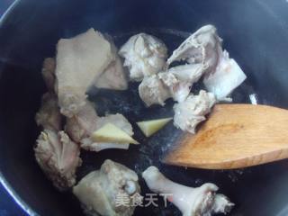 补气养血---白果鸭汤的做法步骤：3