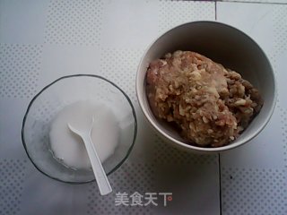 酥脆糖果卷——馄饨巧变身的做法步骤：4