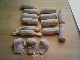 酥脆糖果卷——馄饨巧变身的做法步骤：6