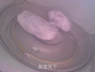 巧用微波炉---烤蕃薯儿的做法步骤：3