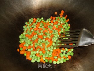 【糯米腊肉紫菜饭团】-----送给PP生日的祝福礼物的做法步骤：3