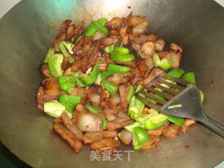 菜椒炒叉烧的做法步骤：4