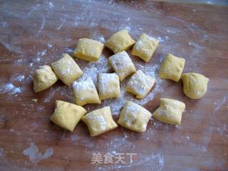 菊花馒头的做法步骤：4