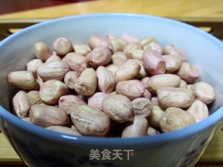 油炸花生米的做法步骤：1