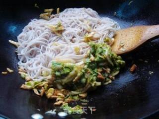 鸡丝白菜炒红米线的做法步骤：8