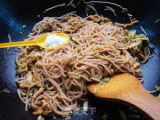 鸡丝白菜炒红米线的做法步骤：10