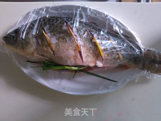红烧鲫鱼的做法步骤：8