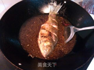 红烧鲫鱼的做法步骤：19