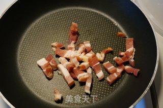 Carbonara　培根鸡蛋白汁意面的做法步骤：3