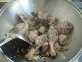 酸菜鸭块汤的做法步骤：6