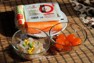 虾仁蛋黄豆腐的做法步骤：1