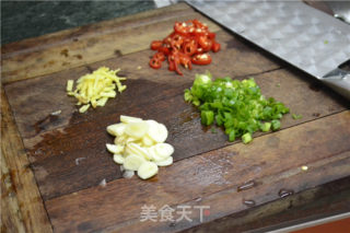 巧媳妇必须学会馋涎欲滴的【椒盐香酥虾】的做法步骤：3