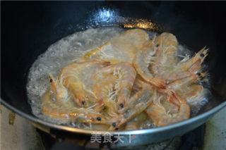 巧媳妇必须学会馋涎欲滴的【椒盐香酥虾】的做法步骤：4