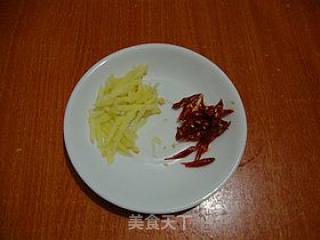 经典家常菜------【蒜薹炒腊肉】的做法步骤：4