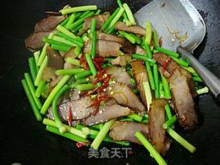 经典家常菜------【蒜薹炒腊肉】的做法步骤：10