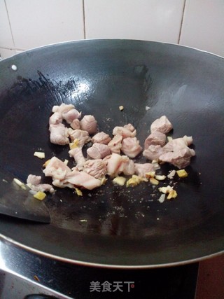 【大块地吃出快乐】酱香莲藕焖肉的做法步骤：7